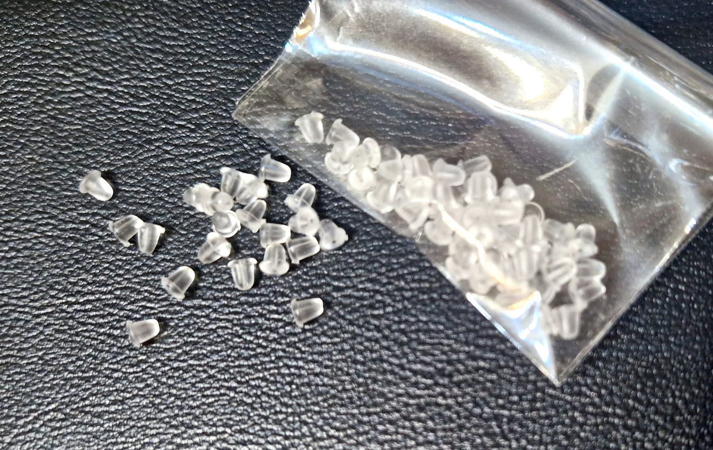 Szilikon fülbevaló dugó/végzáró 50 db - 4mm