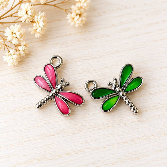 13. Színes szitakötő charm - 1,5x1 cm - 2 db