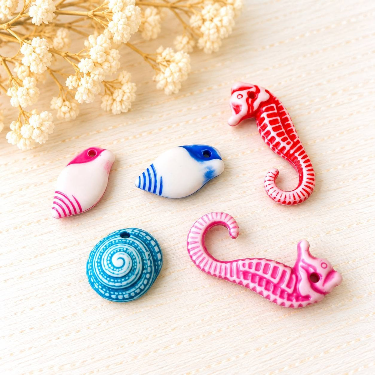 31. Tengerpart stílusú charm - 5 db 1-2 cm