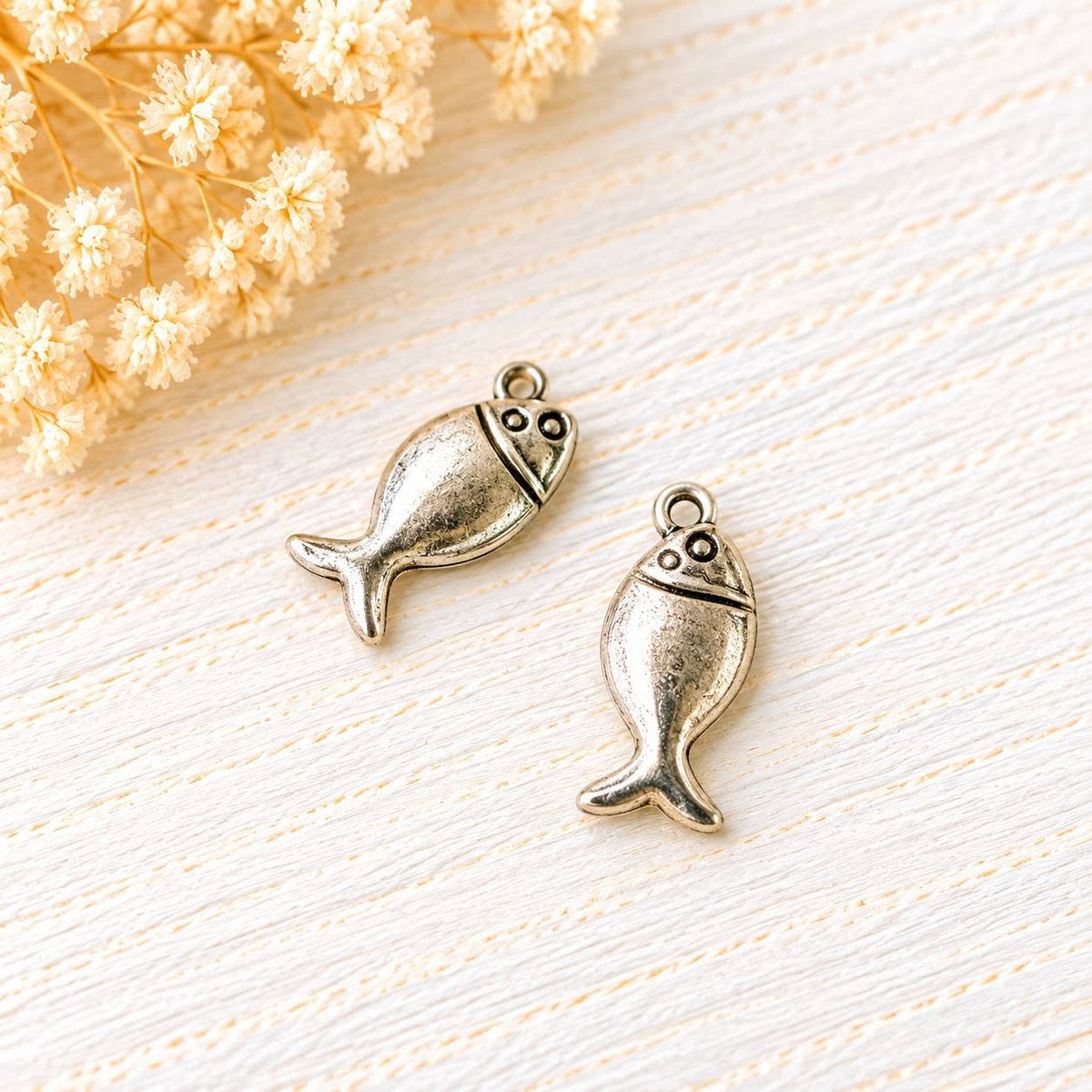 50. Charm 2x0,8 cm  2 db