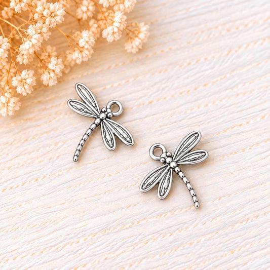 53. Szitakötő charm 1,7x1,5 cm  2 db